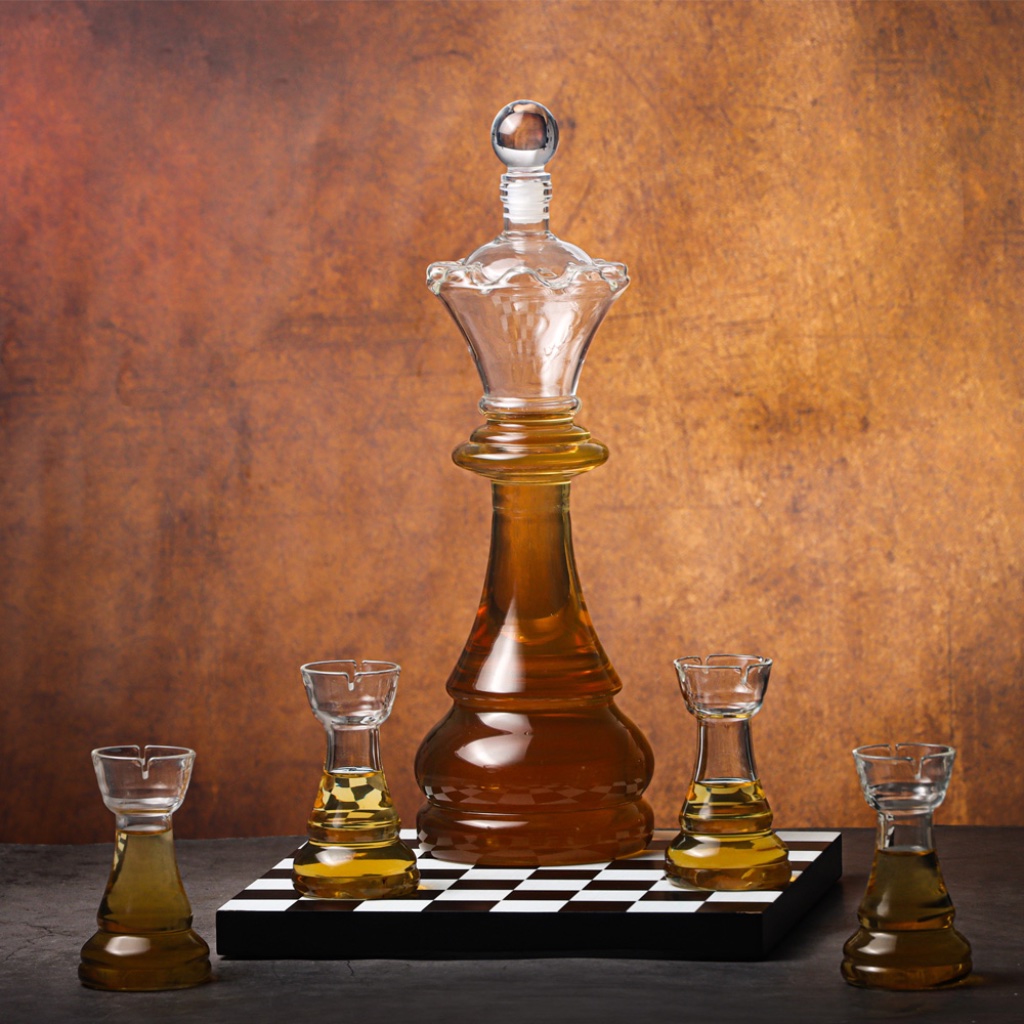 Chess Decanter And Shot Glasses Set - Thumbnail 1