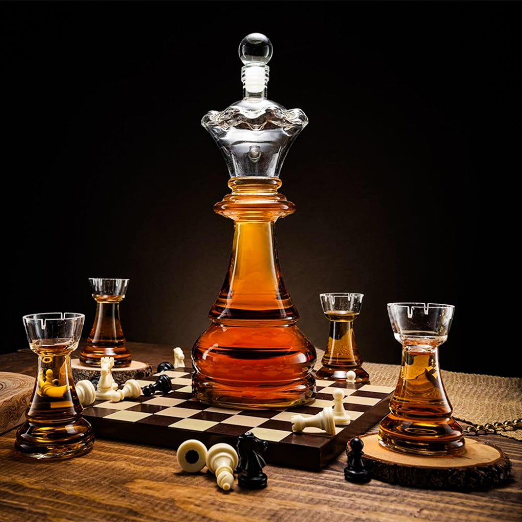 Chess Decanter And Shot Glasses Set - Thumbnail 3